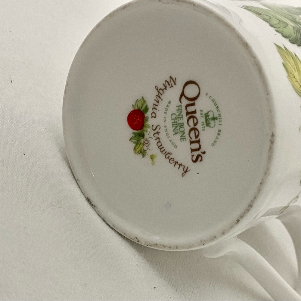 VINTAGE QUEEN'S ROSINA CHINA CUP, FINE BONE CHINA, ENGLAND, VIRGINIA STRAWBERRY - Picture 8 of 8
